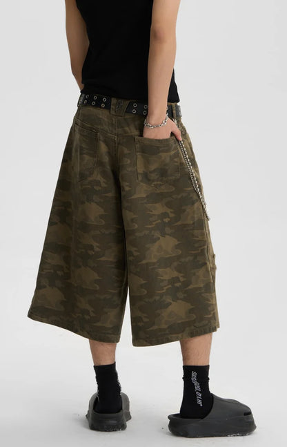 JHYQ Camo Capri Cut Shorts