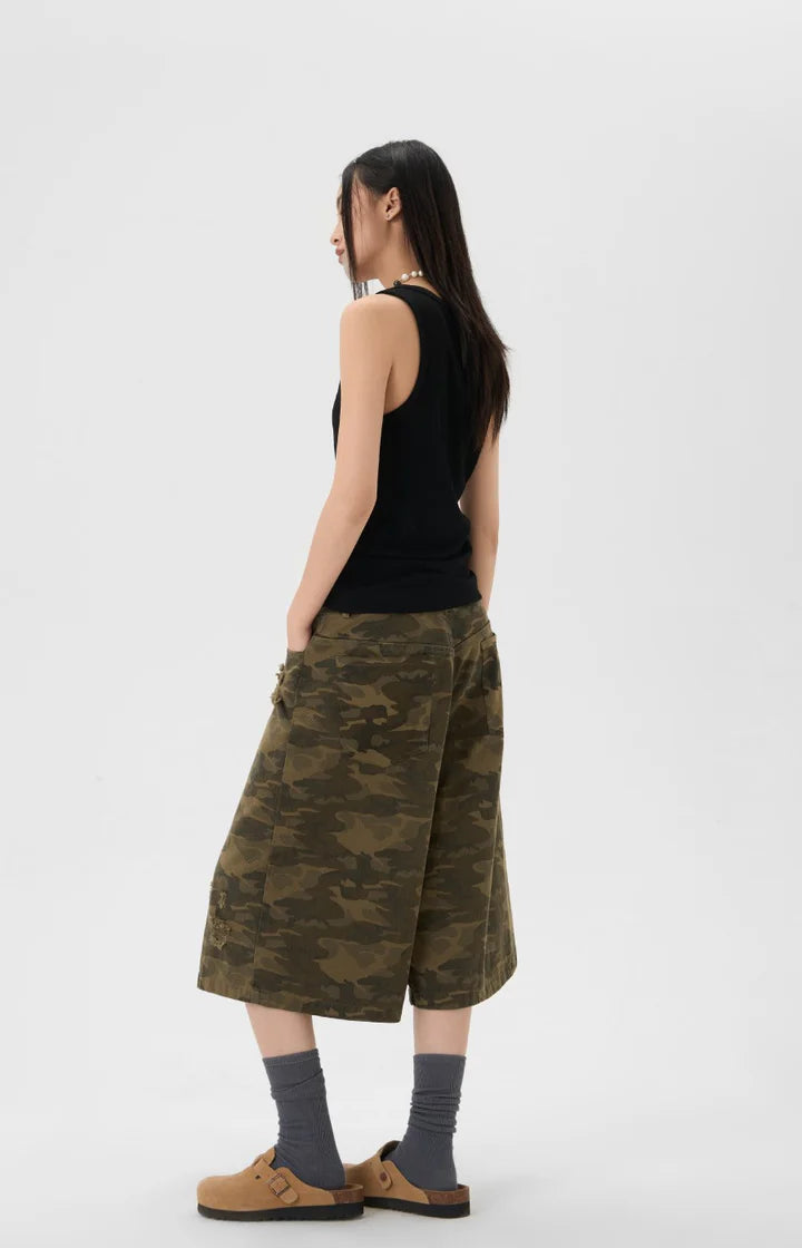 JHYQ Camo Capri Cut Shorts